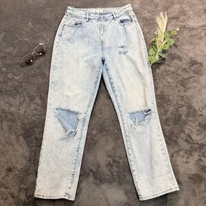 PacSun Light Wash Distressed Mom Jeans